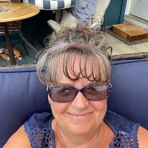 Meet your Posher, Sharon